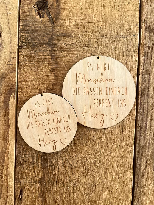 Holzanhänger „Passen perfekt ins Herz“