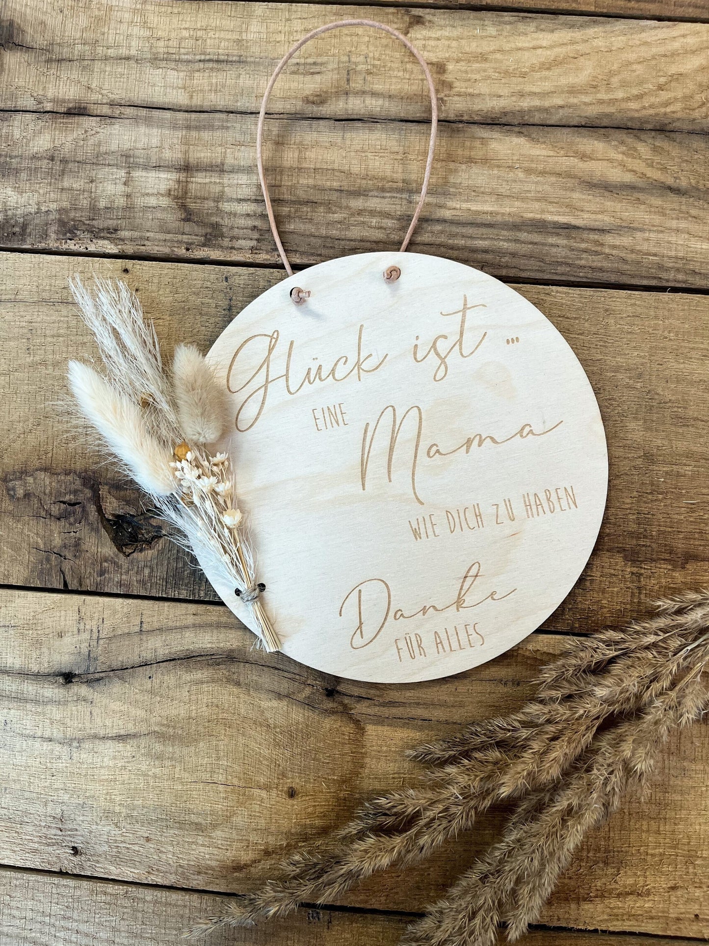 Personalisiertes Holzschild „Glück ist eine Mama wie dich zu haben“