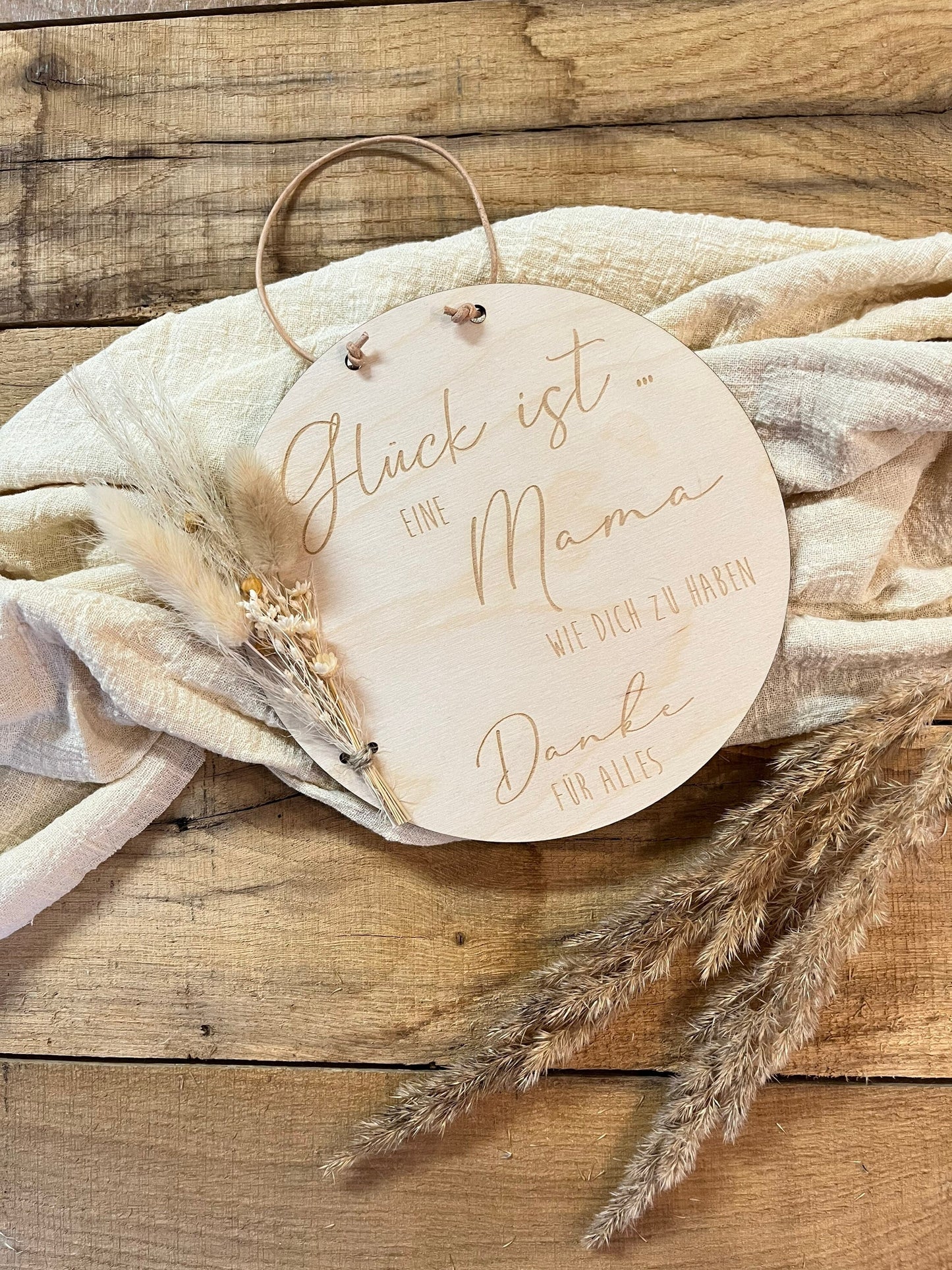 Personalisiertes Holzschild „Glück ist eine Mama wie dich zu haben“