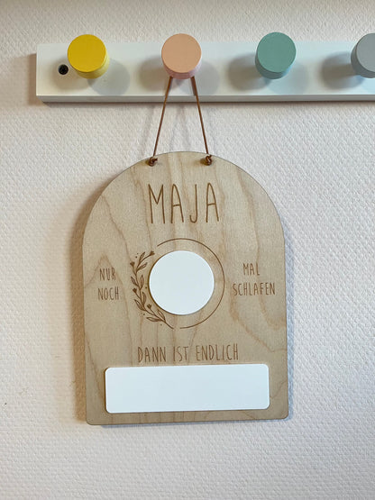Countdowntafel aus Holz / Holzschild „Nur noch … mal schlafen“