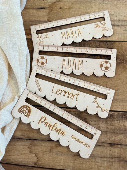 🌿 Personalisierte Lesehilfe / Holzlineal mit Namen – Geschenk zur Einschulung & Schulanfang 🌿