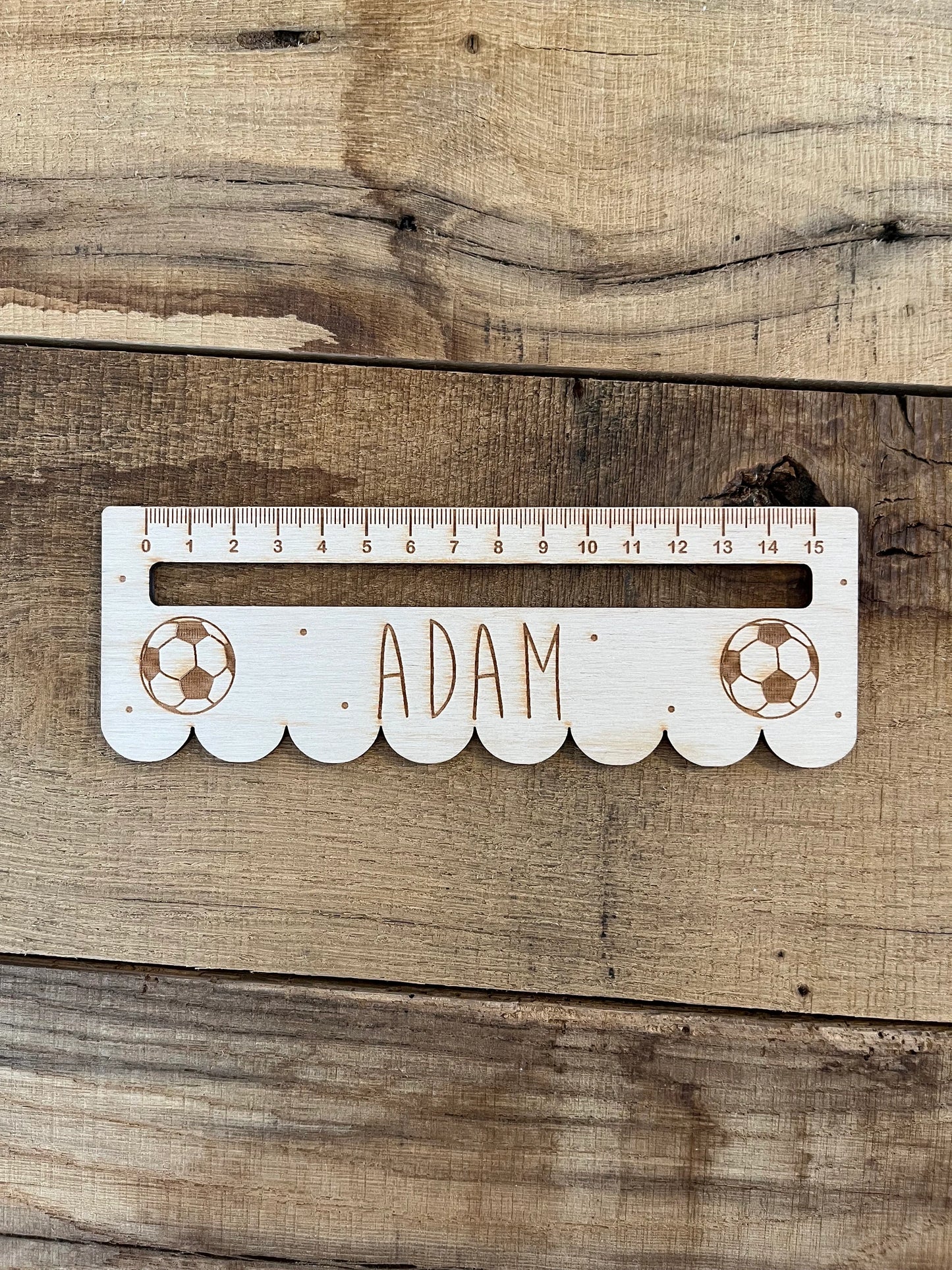 🌿 Personalisierte Lesehilfe / Holzlineal mit Namen – Geschenk zur Einschulung & Schulanfang 🌿
